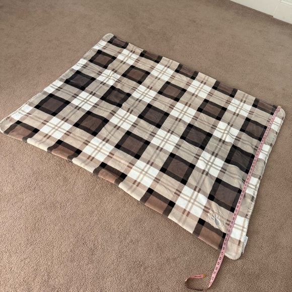 Set of Two (2) - PETMAKER Pet Blanket - Reversible Waterproof Plaid Throw - Picture 5 of 9